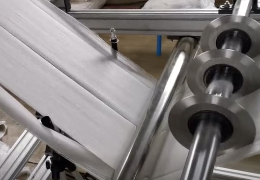 無紡布分切收卷機FQ1000型生產現場