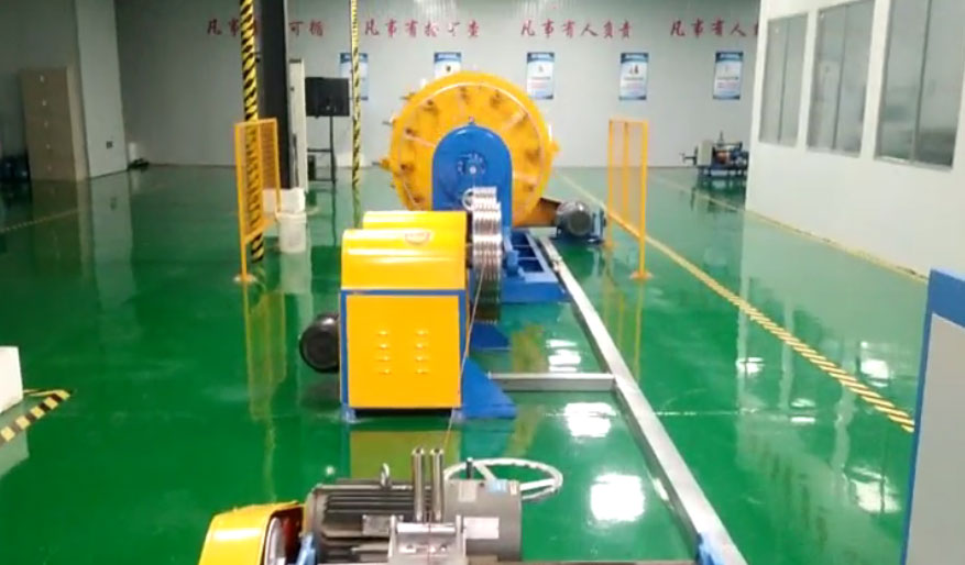 安裝在成都西南電工器材有限公司 籠絞機(jī)LJ355-500-7+12型試機(jī)現(xiàn)場