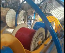 安裝在云南多寶電纜集團(tuán)有限公司 高速雙盤(pán)絞線填充繞包機(jī)組GSP630TRD-1250型生產(chǎn)現(xiàn)場(chǎng)