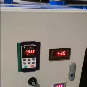 山東皓翔機電有限公司 磁粉式鋼帶復繞機CGFR700-700型生產(chǎn)現(xiàn)場